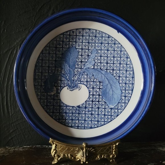 Large Japanese Nabeshima Porcelain Serving Bowl Radish Design - Picture 1 of 7